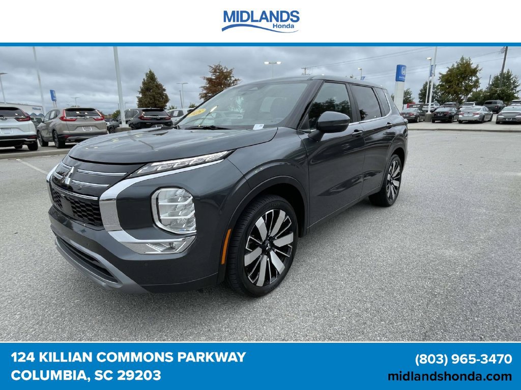 Used 2025 Mitsubishi Outlander SE FWD image 3