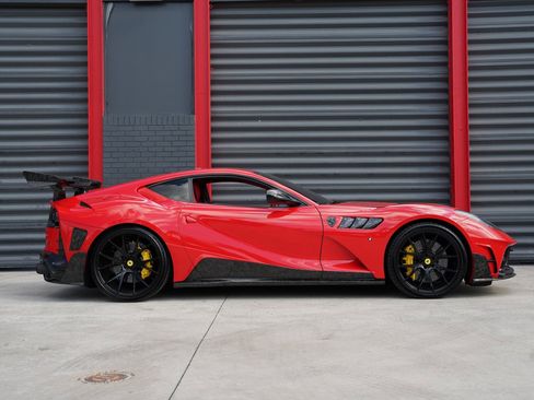 Used 2019 Ferrari 812 Superfast image 19