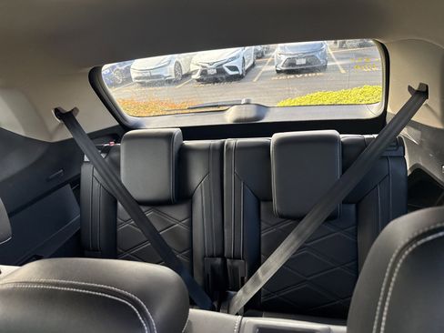 Used 2024 Volkswagen Atlas SE image 6