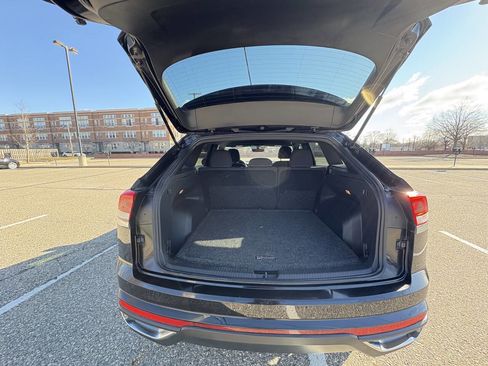 Used 2021 Volkswagen Atlas Cross Sport S image 18