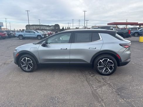 New 2026 Chevrolet Equinox EV LT AWD/4WD image 6