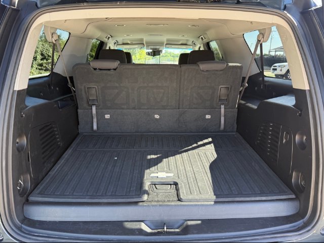 Used 2019 Chevrolet Suburban LS w/ All-Season Package RWD image 28