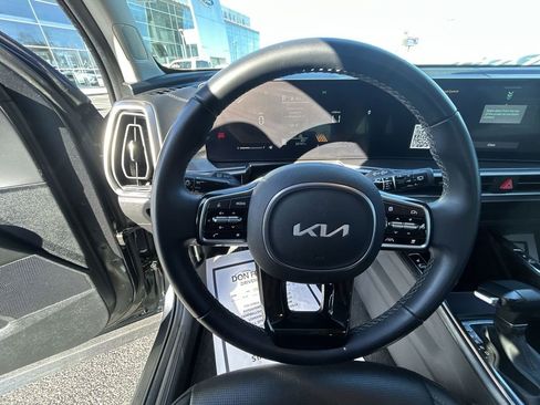 Used 2025 Kia Sorento S image 20
