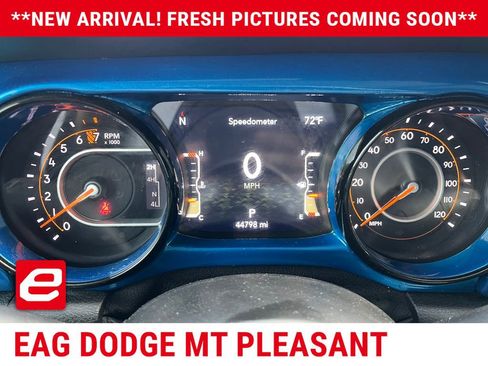 Used 2021 Jeep Gladiator Sport AWD/4WD image 9