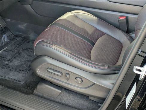 New 2025 Honda Pilot Black Edition image 4