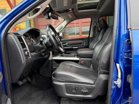 Used 2018 RAM 2500 Laramie w/ Convenience Group AWD/4WD image 14