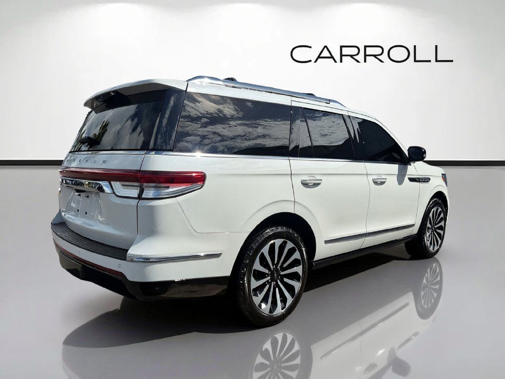 Used 2024 Lincoln Navigator Reserve AWD/4WD image 3