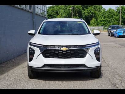 New 2025 Chevrolet Trax LT w/ Sunroof Package