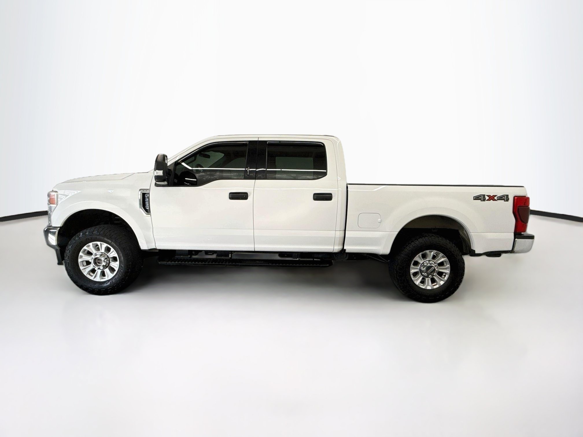 Used 2021 Ford F250 XLT w/ XLT Value Package AWD/4WD image 4
