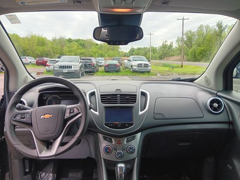 Used 2016 Chevrolet Trax LTZ w/ Midnight Edition AWD/4WD image 10