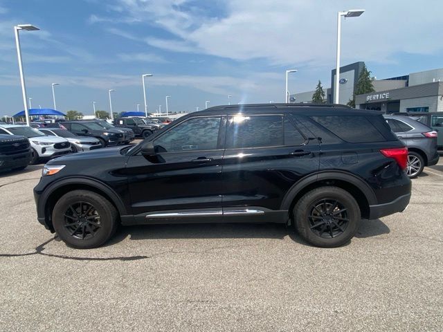 Used 2022 Ford Explorer XLT w/ Equipment Group 202A AWD/4WD image 8