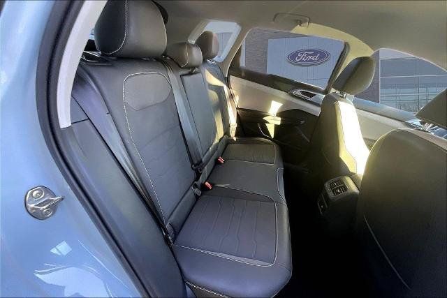 Used 2025 Volkswagen Taos SE FWD image 24