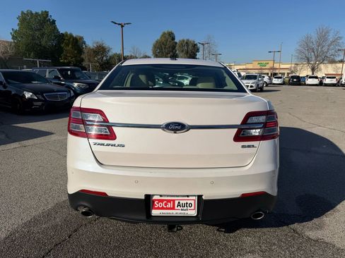 Used 2016 Ford Taurus SEL image 8