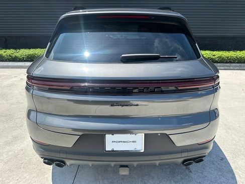 Certified 2024 Porsche Cayenne AWD/4WD image 13