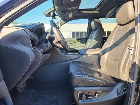 Used 2020 Cadillac Escalade Platinum w/ Escalade Sport Edition image 17
