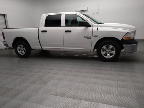 Used 2021 RAM 1500 Tradesman w/ Chrome Appearance Group RWD image 11