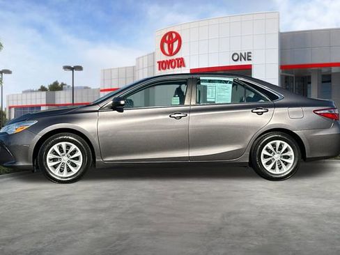 Used 2015 Toyota Camry LE image 8