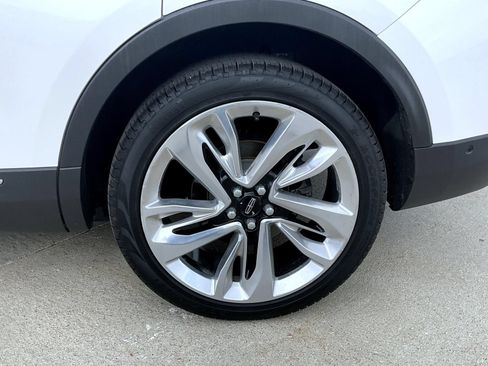 Used 2018 Lincoln MKX Reserve w/ Driver Assistance Package AWD/4WD image 22