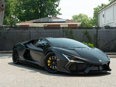 Used 2024 Lamborghini Revuelto AWD/4WD image 2