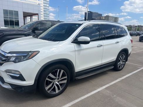 Used 2017 Honda Pilot Elite image 2