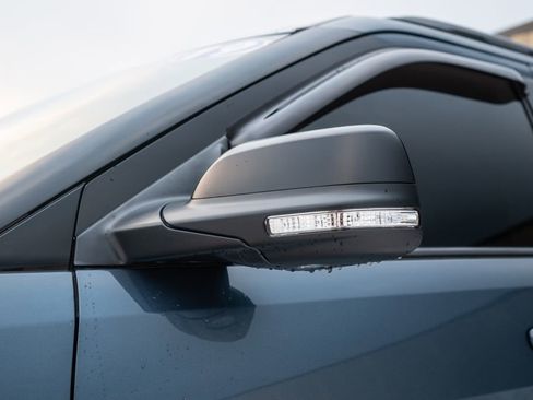 Used 2019 Ford Explorer XLT w/ XLT Sport Appearance Package image 11