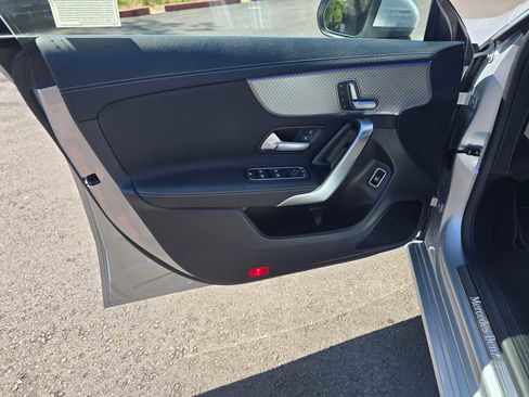 Used 2025 Mercedes-Benz CLA 250 image 21