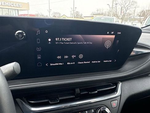 Certified 2024 Buick Envista Preferred w/ Convenience I Package image 13