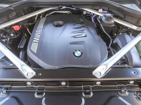 Used 2026 BMW X5 sDrive40i w/ M Sport Package RWD image 23