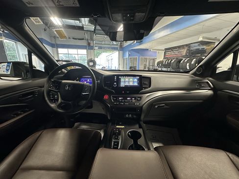 Used 2024 Honda Passport EX-L image 2