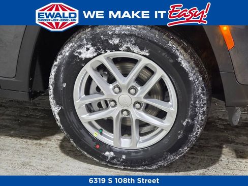 New 2025 Jeep Grand Cherokee Laredo X image 11