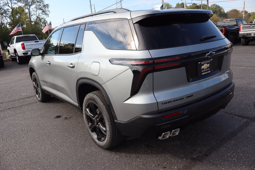 New 2027 Chevrolet Traverse LT w/ Midnight/Sport Edition AWD/4WD image 3