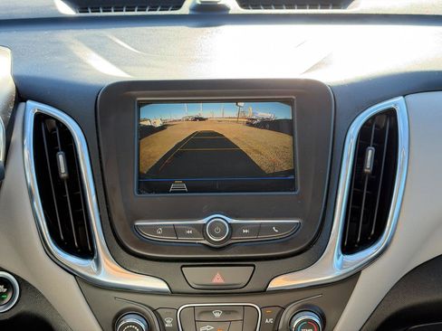 Used 2019 Chevrolet Equinox LS image 22