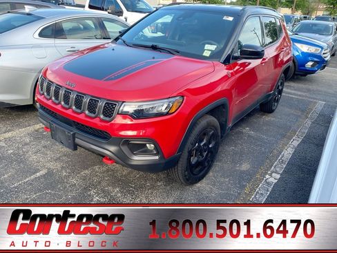 Used 2023 Jeep Compass Trailhawk w/ Trailhawk Convenience Group AWD/4WD image 1