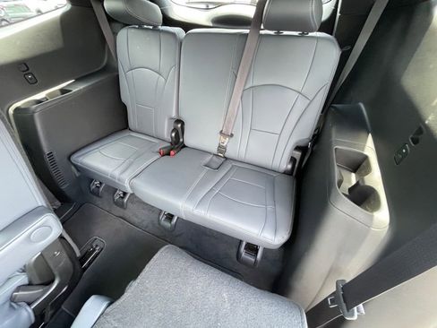 Certified 2024 Buick Enclave Premium image 24