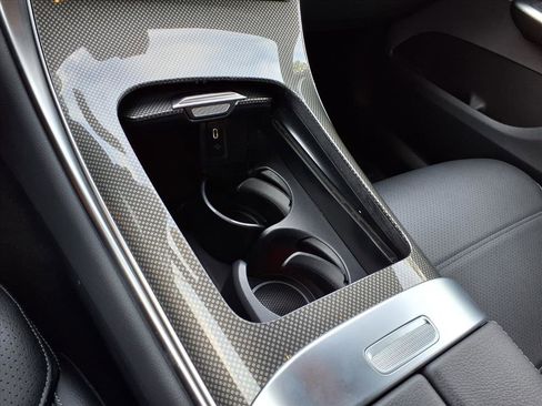 Used 2024 Mercedes-Benz GLC 300 4MATIC image 24