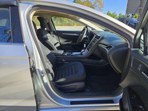 Used 2013 Ford Fusion SE image 8