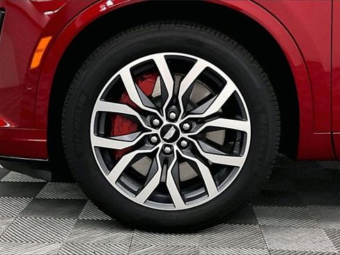 Used 2023 Cadillac XT6 Sport w/ Technology Package image 9