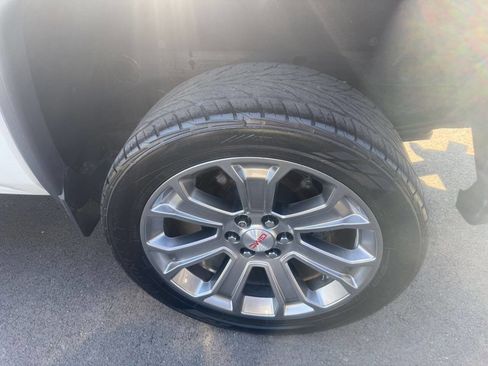 Used 2017 GMC Sierra 1500 SLE w/ SLE Value Package image 9