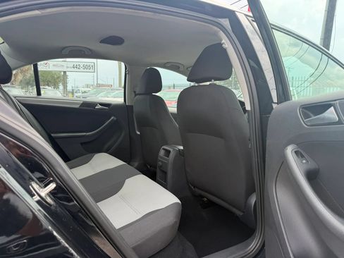 Used 2017 Volkswagen Jetta S FWD image 12