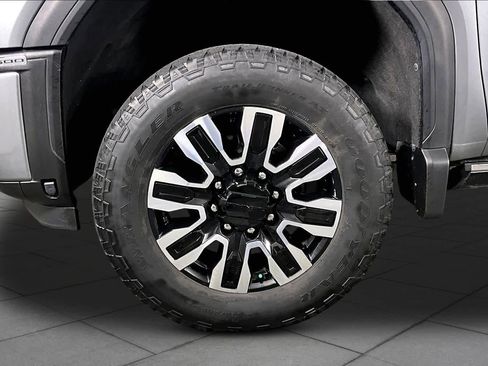 Certified 2024 GMC Sierra 2500 Denali Ultimate w/ Max Trailering Package AWD/4WD image 11