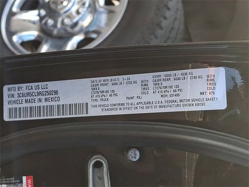 Used 2024 RAM 2500 Tradesman w/ Chrome Appearance Group image 30