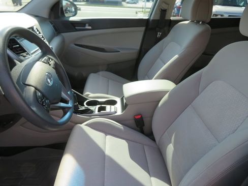 Used 2017 Hyundai Tucson SE image 11