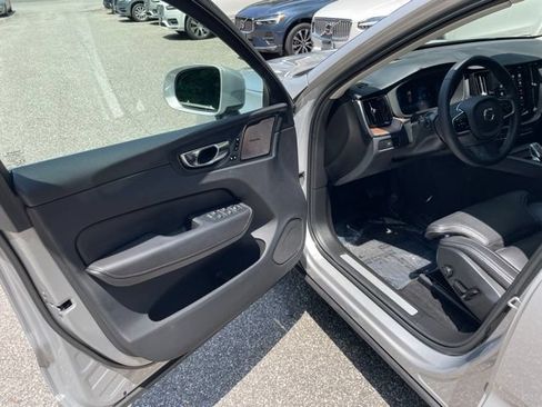 Certified 2023 Volvo XC60 B5 Ultimate w/ Climate Package AWD/4WD image 11