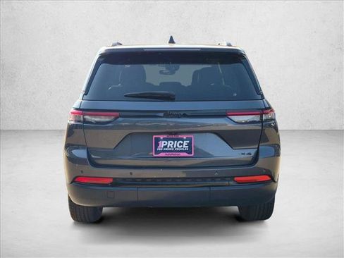 Used 2024 Jeep Grand Cherokee Altitude AWD/4WD image 6