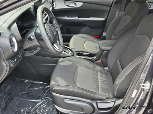 Certified 2023 Kia Forte LXS w/ LXS Technology Package image 11