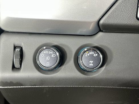 Used 2019 Chevrolet Tahoe LT w/ Luxury Package AWD/4WD image 21