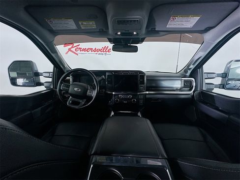 Used 2023 Ford F250 Lariat w/ Sport Appearance Package image 10