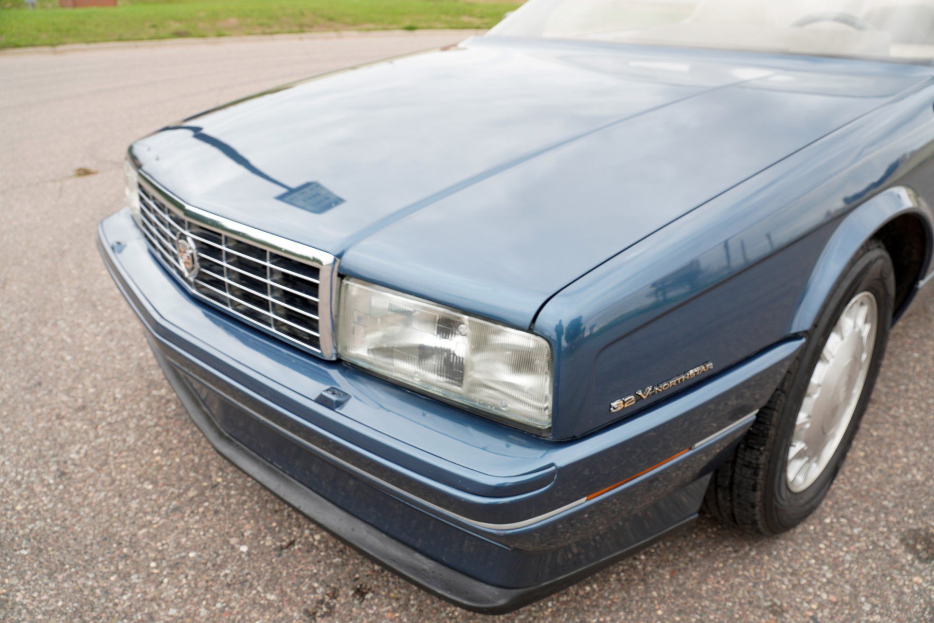Used 1993 Cadillac Allante FWD image 27