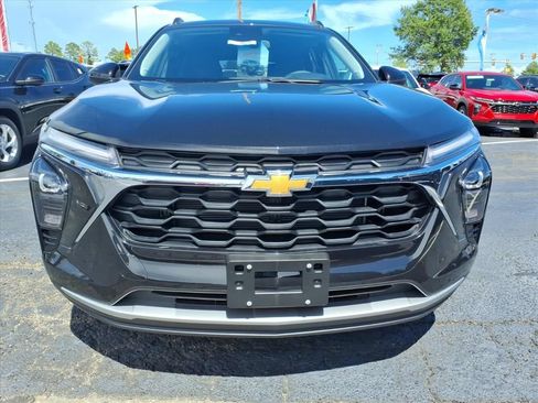 New 2026 Chevrolet Trax LT w/ Driver Confidence Package FWD image 9