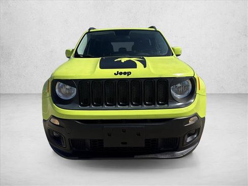 Used 2017 Jeep Renegade Altitude FWD image 2